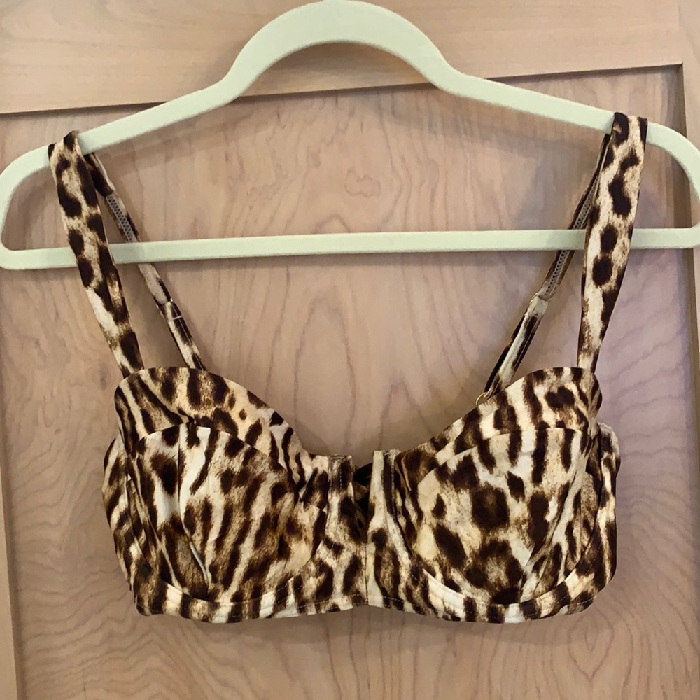 Monday swimwear bikini top